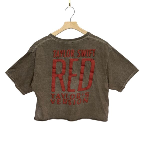 Taylor Swift UO Exclusive Red Taylor's Version Album Crop Graphic Shirt Size M - Picture 2 of 9